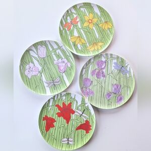 Villa Vanilla Palm Beach  Francis 11" LARGE DINNER Plates FLOWERS Set of 4 Mint